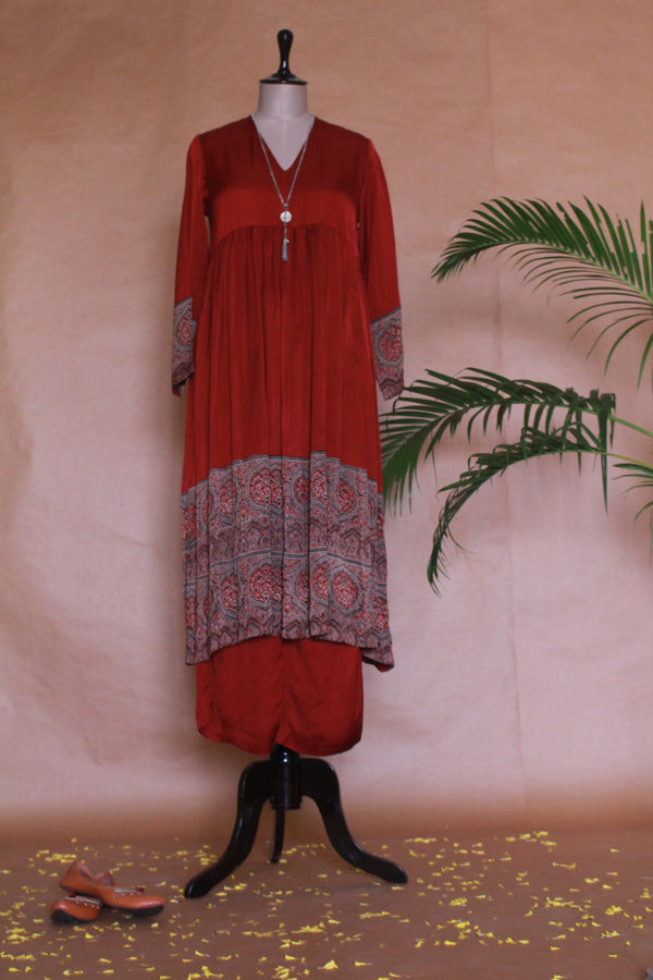 The Syaha Patra Set in Maroon-2