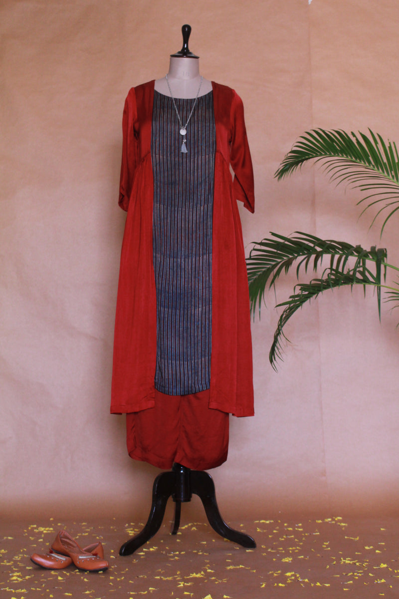 The Maanik Patra Tunic in Maroon-1