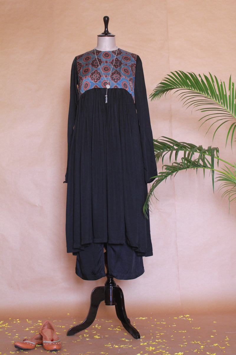 The Bela Set in Black-2