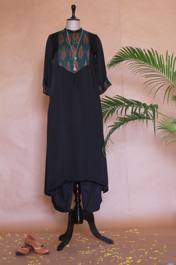The Maanik Patra Tunic 2.0 in Black