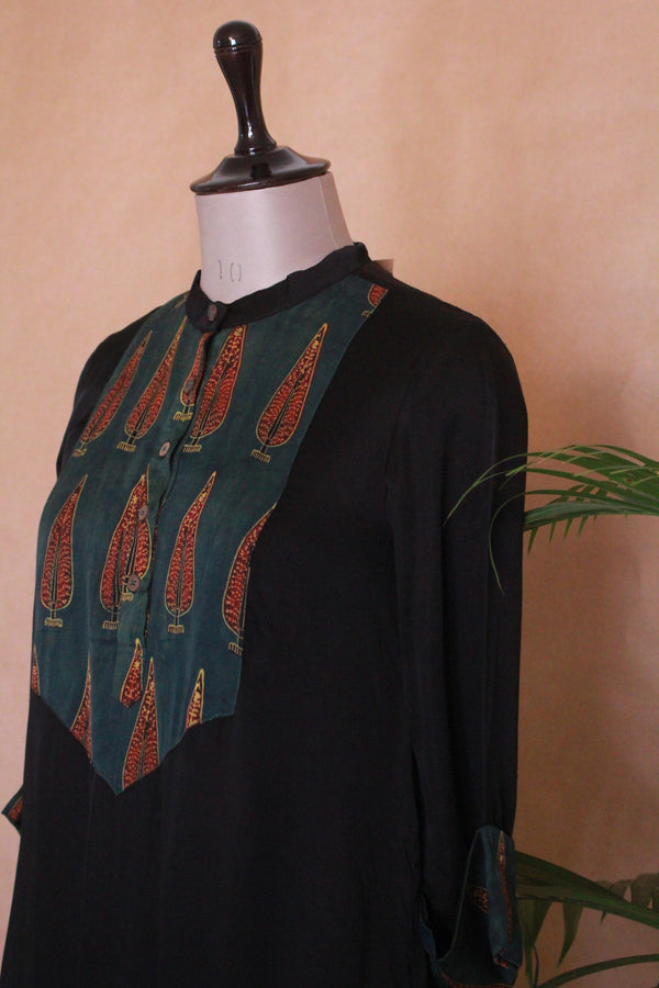 The Maanik Patra Tunic 2.0 in Black